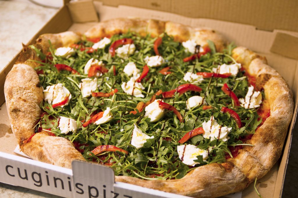 Toscana: Rustic italian tomato sauce, parmesan, arugula, roasted red peppers, fresh mozzarella, extra virgin olive oil & balsamic reduction dressing.